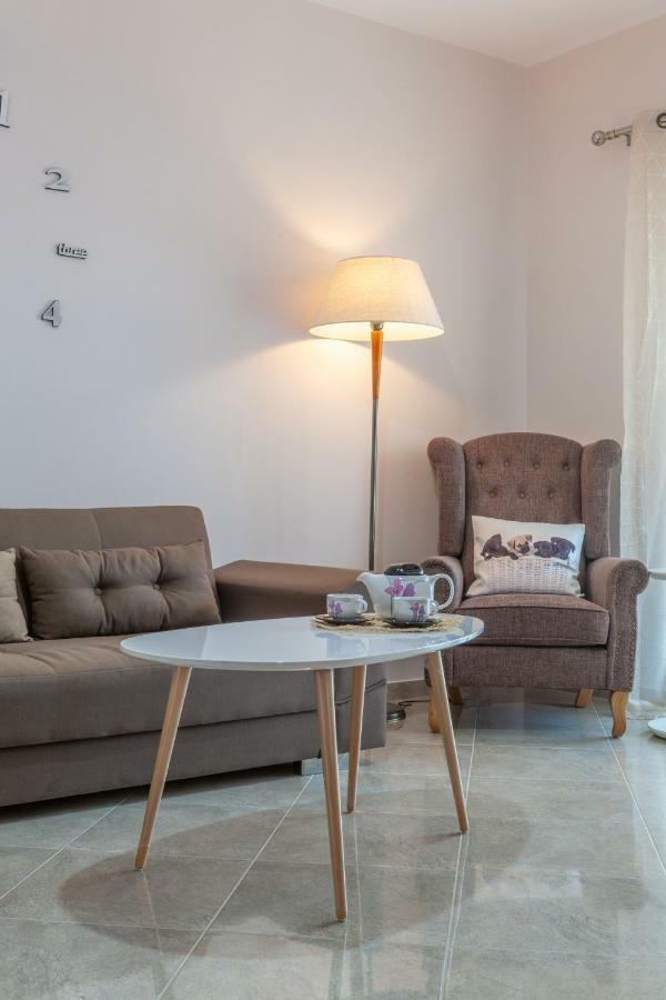 John Apartments Drepano  外观 照片