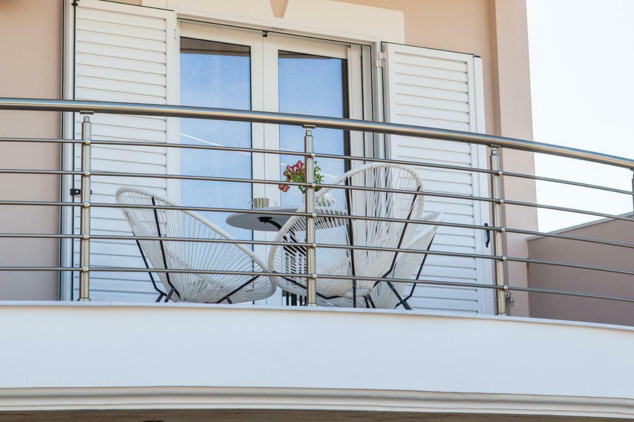 John Apartments Drepano  外观 照片